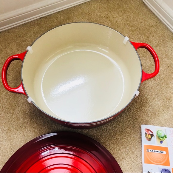 Le Creuset new #30 6.75qt Red - Picture 4 of 14